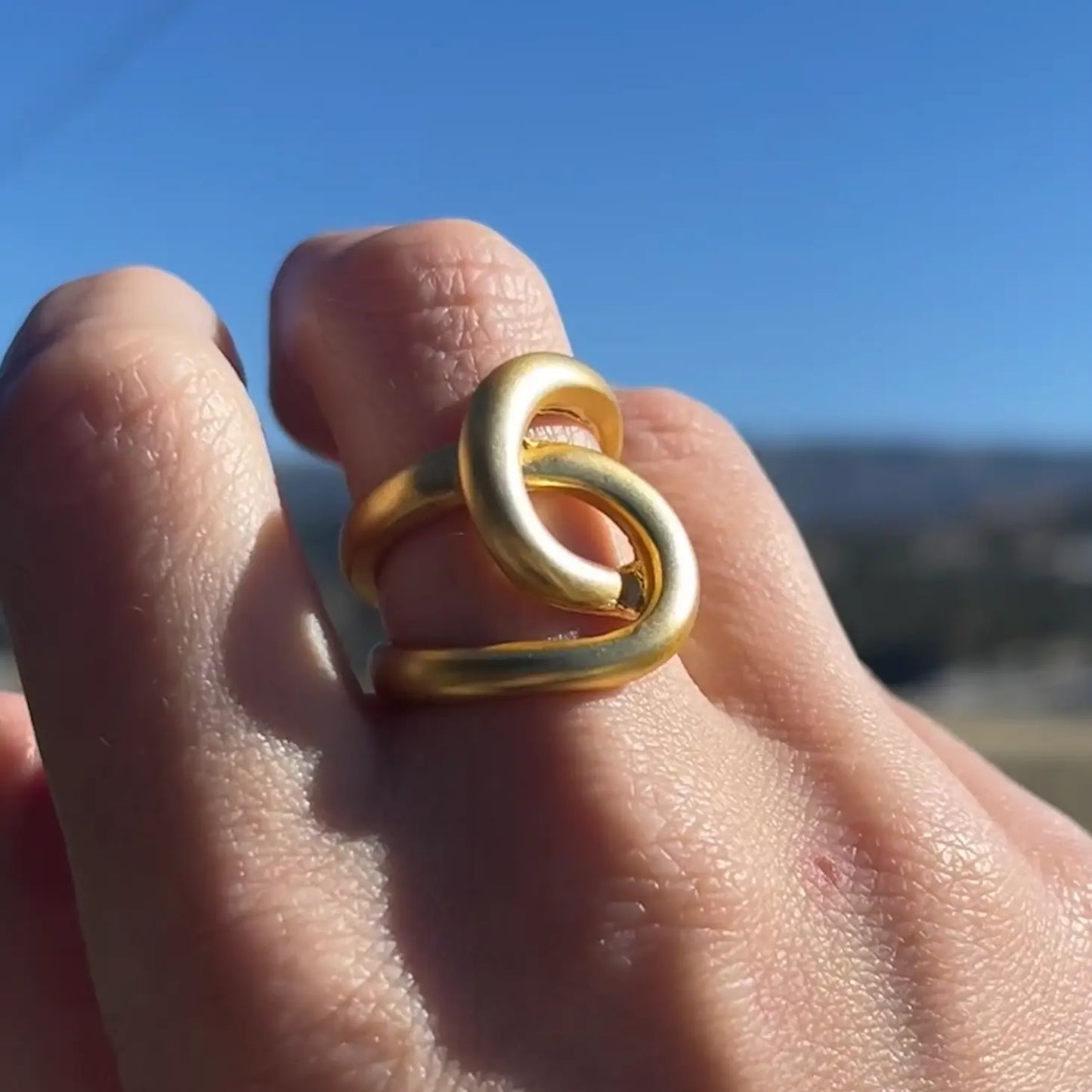 Rosie's Intertwined Link Oversized Ring