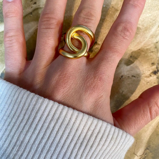 Rosie's Intertwined Link Oversized Ring